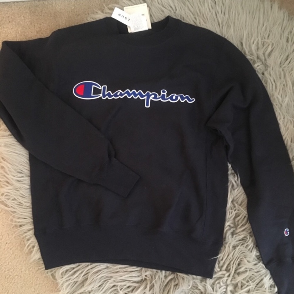 NEW with tags Men’s Champion Navy Blue Sweatshirt